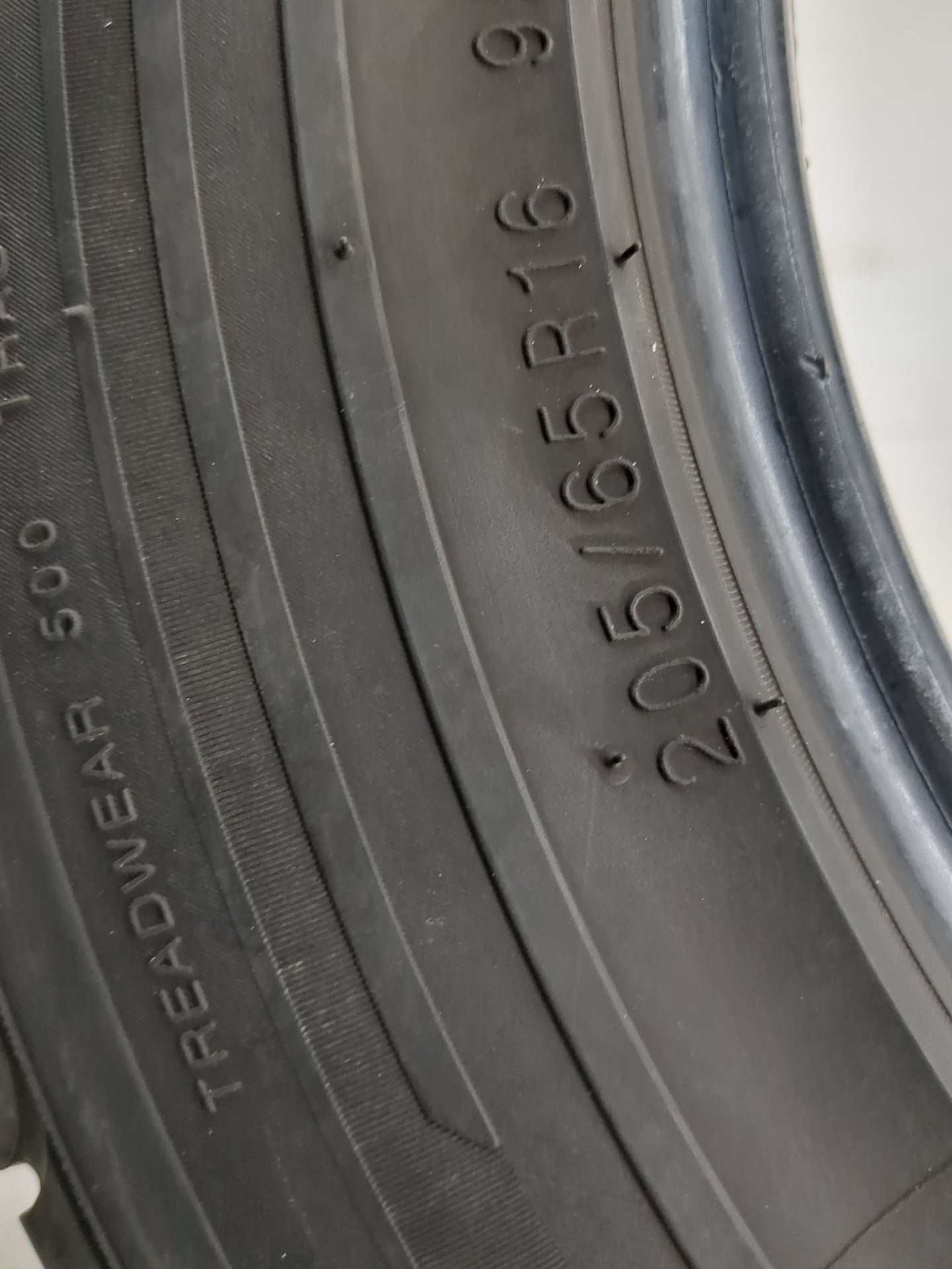 Used Tire 205/65R16 KUMHO ECSTA LX 95V - Tread Depth 7/32 - Oemusedautoparts1.com