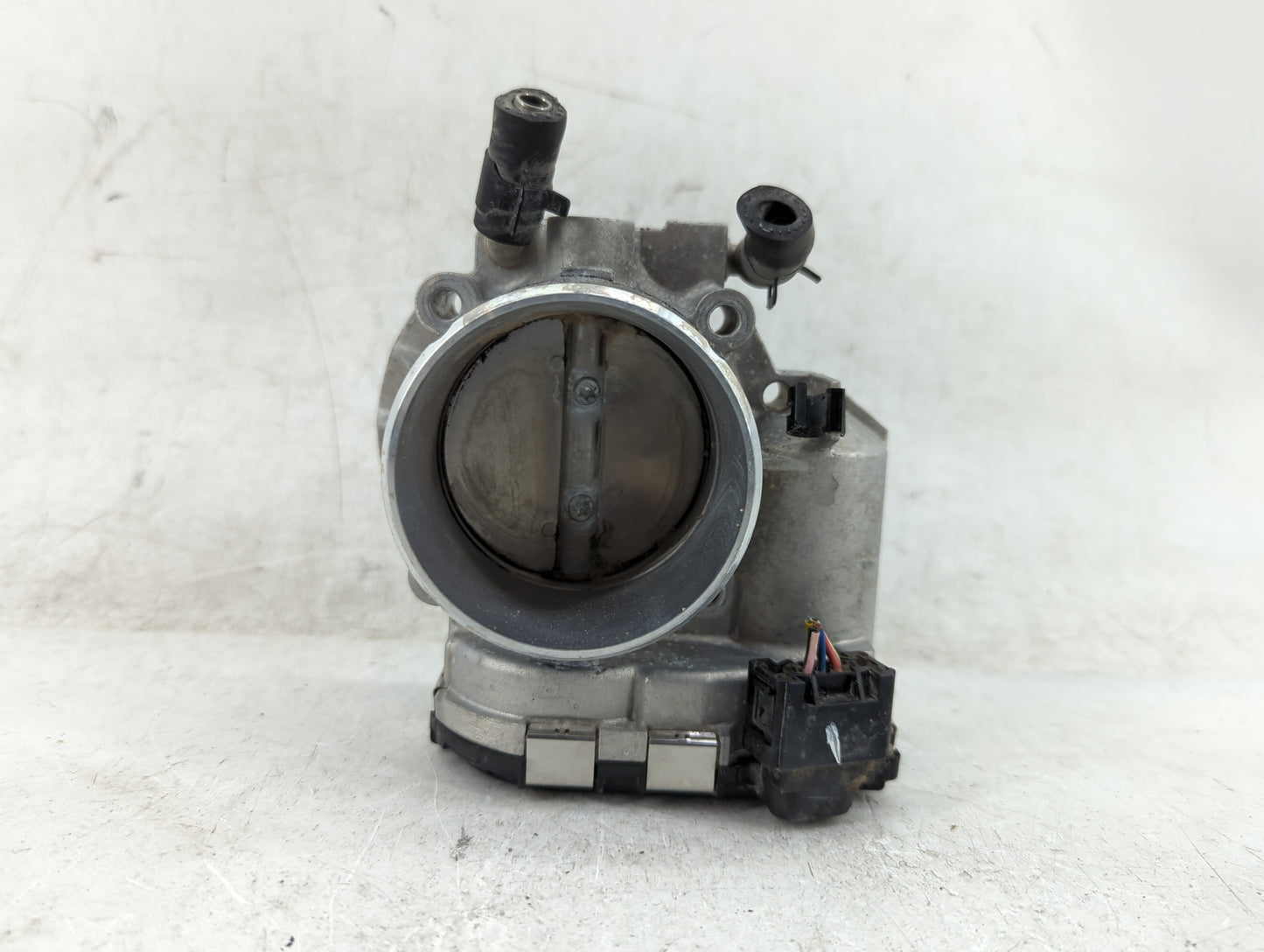 2011-2014 Hyundai Sonata Throttle Body P/N:35100-2G700 90 4501 0001 Fits Fits 2011 2012 2013 2014 2015 2016 OEM Used Auto Pa