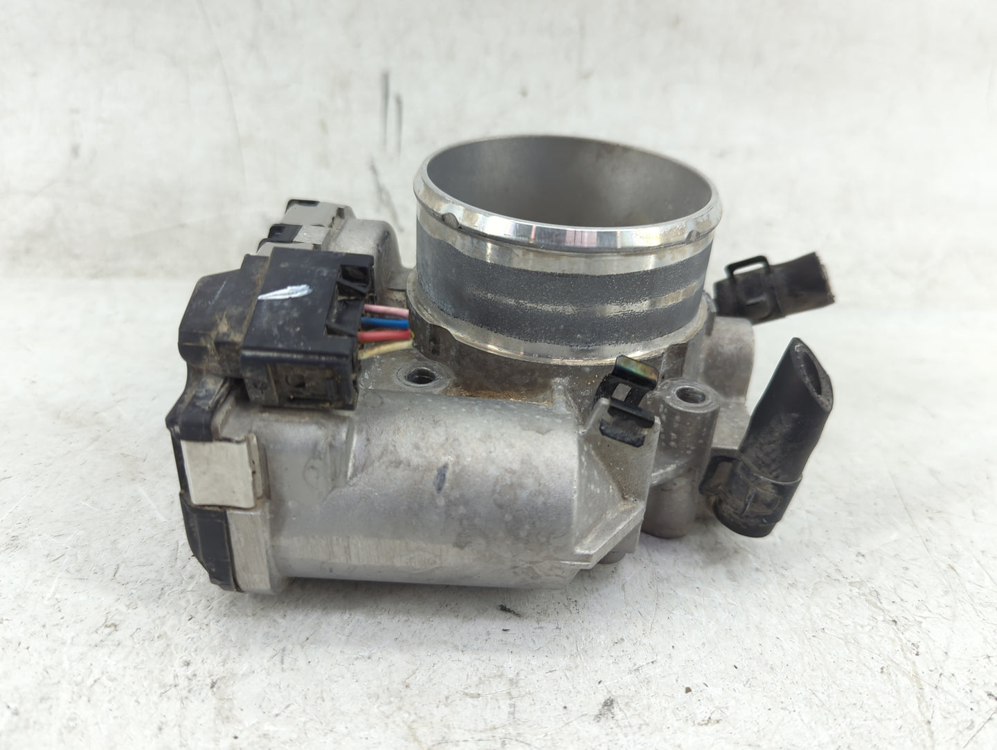 2011-2014 Hyundai Sonata Throttle Body P/N:35100-2G700 90 4501 0001 Fits Fits 2011 2012 2013 2014 2015 2016 OEM Used Auto Pa
