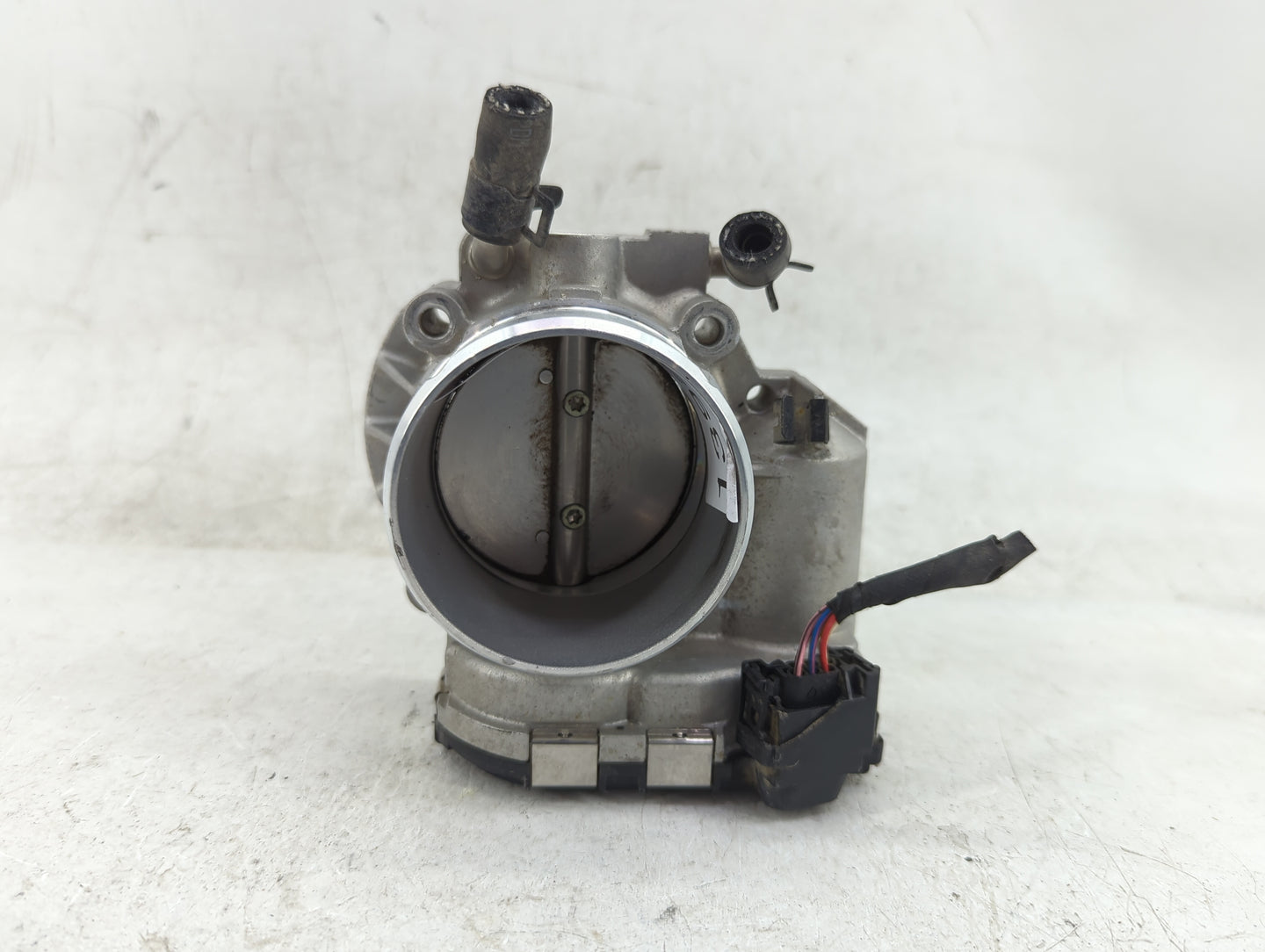 2011-2014 Hyundai Sonata Throttle Body P/N:35100-2G700 90 4501 0001 Fits Fits 2011 2012 2013 2014 2015 2016 OEM Used Auto Pa