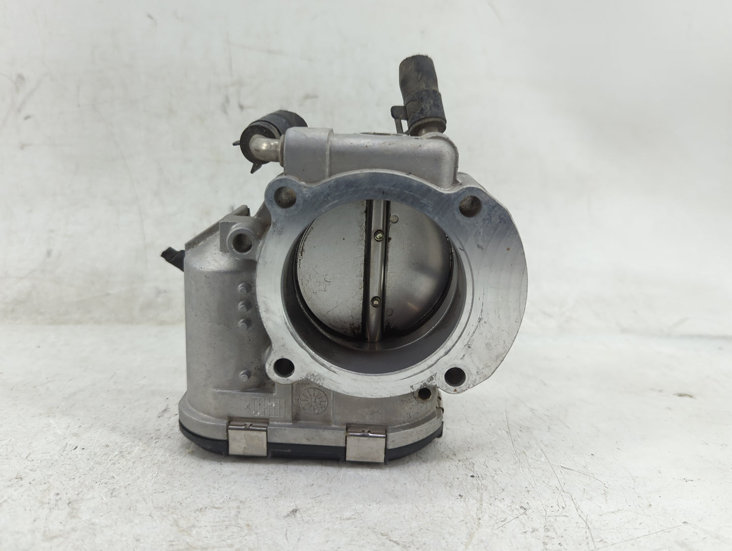 2011-2014 Hyundai Sonata Throttle Body P/N:35100-2G700 90 4501 0001 Fits Fits 2011 2012 2013 2014 2015 2016 OEM Used Auto Pa