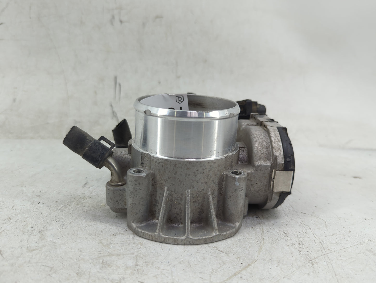 2011-2014 Hyundai Sonata Throttle Body P/N:35100-2G700 90 4501 0001 Fits Fits 2011 2012 2013 2014 2015 2016 OEM Used Auto Pa