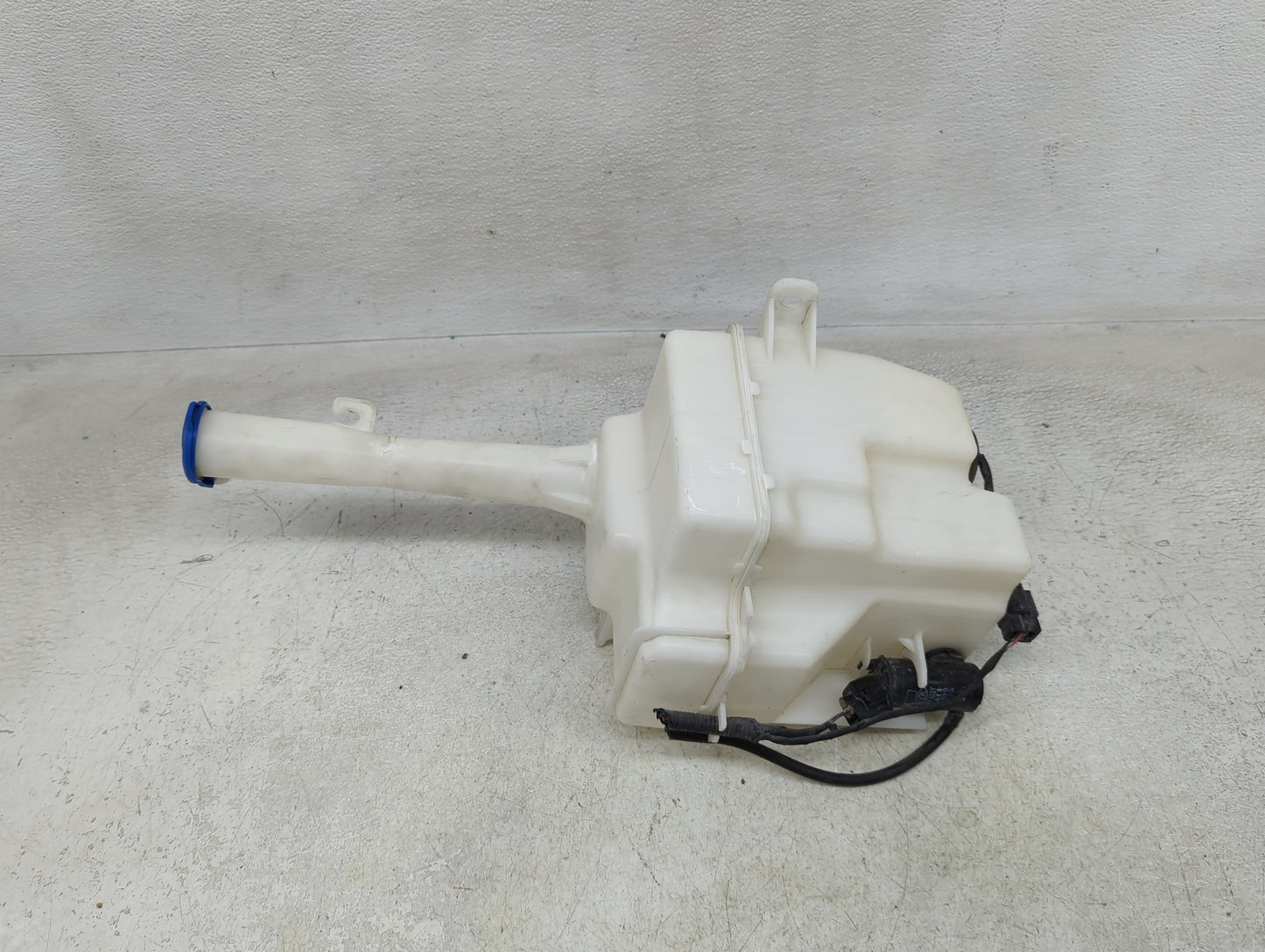 2011-2015 Hyundai Sonata Windshield Washer Fluid Reservoir Bottle Oem - Oemusedautoparts1.com