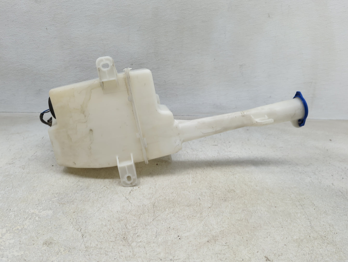 2011-2015 Hyundai Sonata Windshield Washer Fluid Reservoir Bottle Oem - Oemusedautoparts1.com