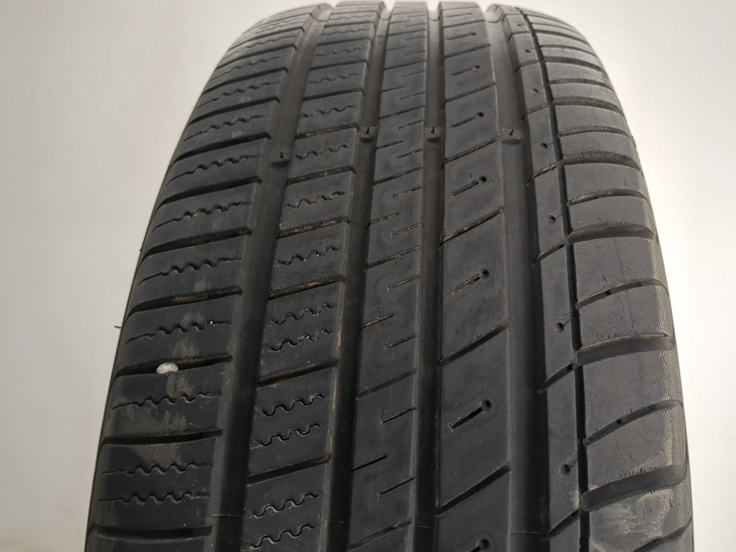 Used Tire 205/65R16 KUMHO ECSTA LX PLATINUM 95V - Tread Depth 7/32 - Oemusedautoparts1.com