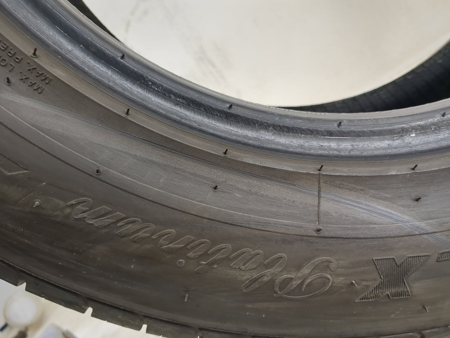 Used Tire 205/65R16 KUMHO ECSTA LX PLATINUM 95V - Tread Depth 7/32 - Oemusedautoparts1.com