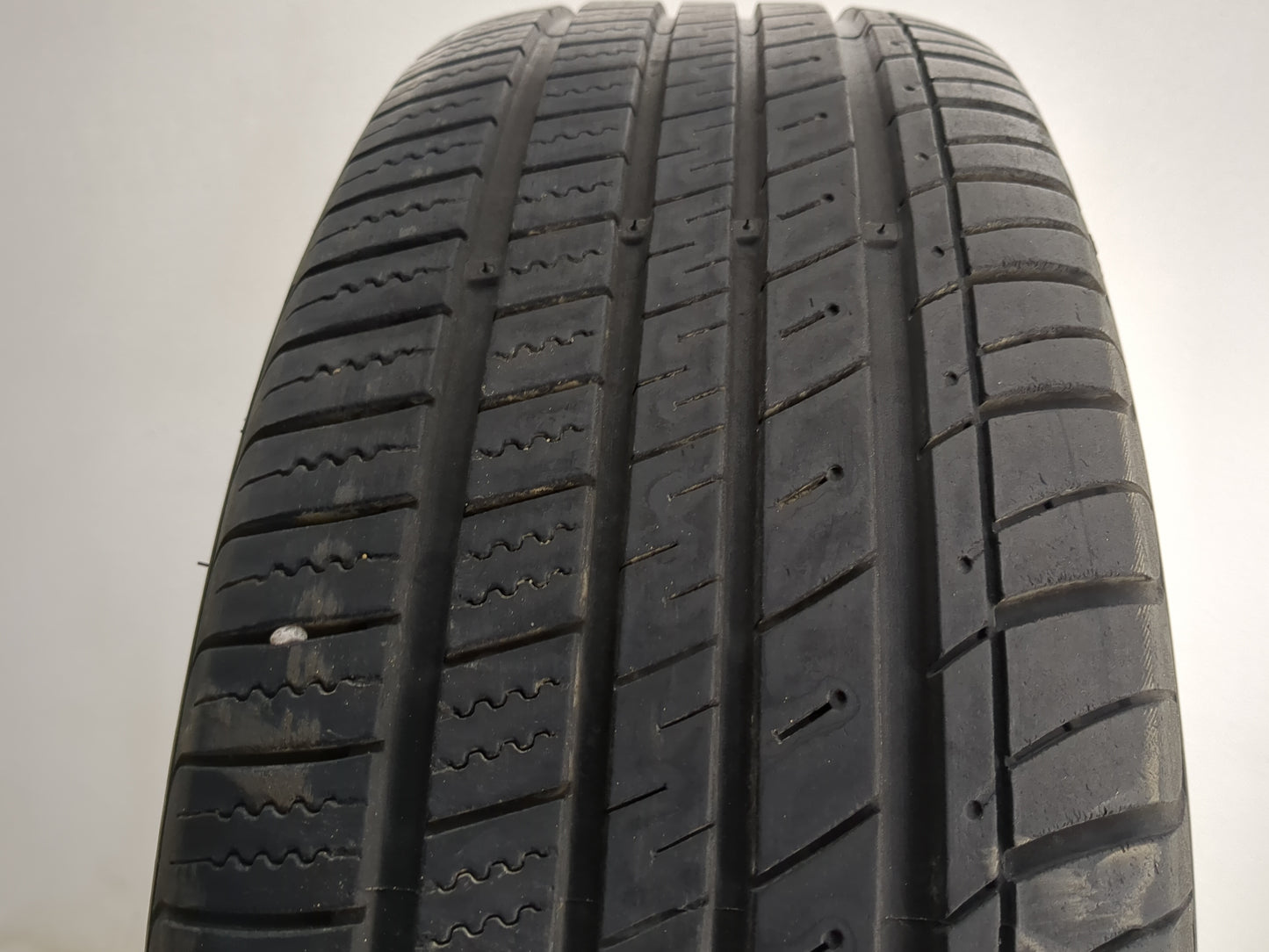 Used Tire 205/65R16 KUMHO ECSTA LX PLATINUM 95V - Tread Depth 7/32 - Oemusedautoparts1.com