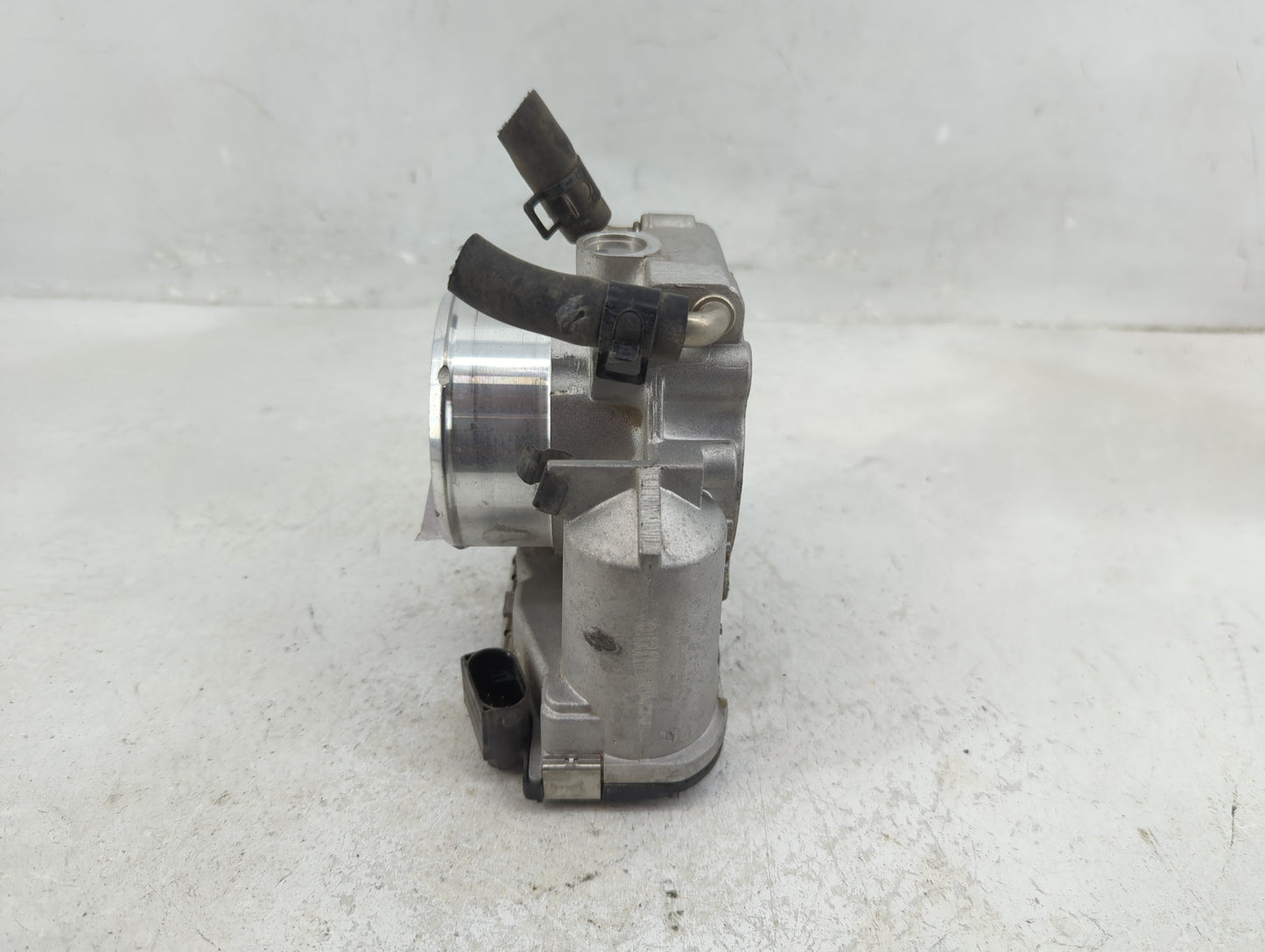 2011-2014 Hyundai Sonata Throttle Body P/N:90 4501 0001 35100-2G700 Fits Fits 2011 2012 2013 2014 2015 2016 OEM Used Auto Pa