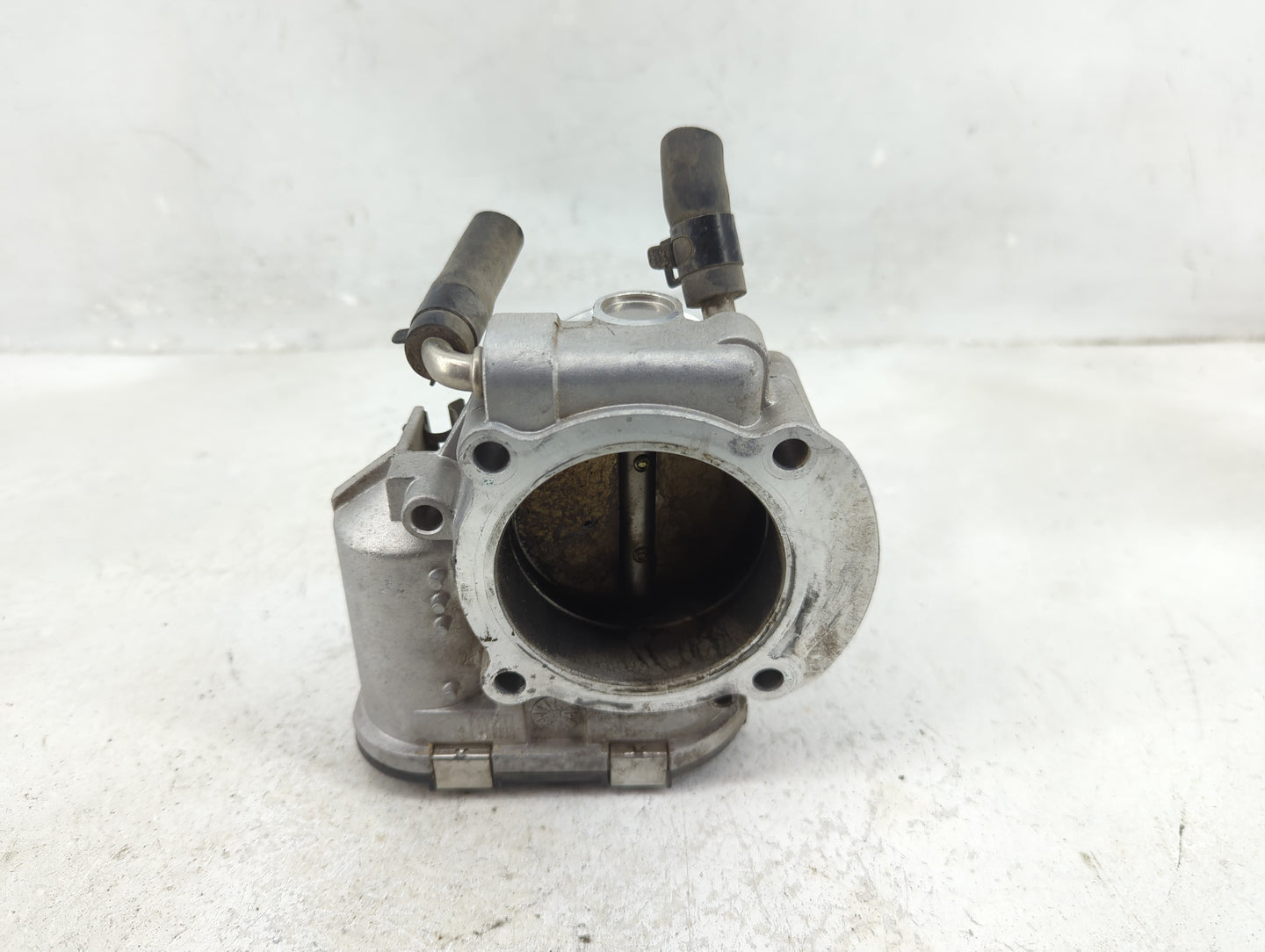 2011-2014 Hyundai Sonata Throttle Body P/N:90 4501 0001 35100-2G700 Fits Fits 2011 2012 2013 2014 2015 2016 OEM Used Auto Pa