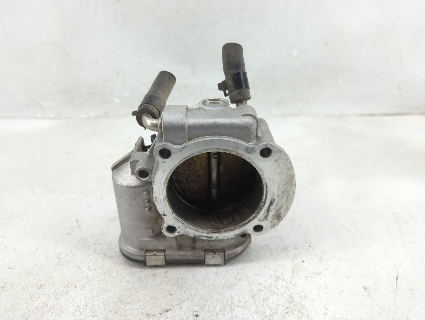 2011-2014 Hyundai Sonata Throttle Body P/N:90 4501 0001 35100-2G700 Fits Fits 2011 2012 2013 2014 2015 2016 OEM Used Auto Pa