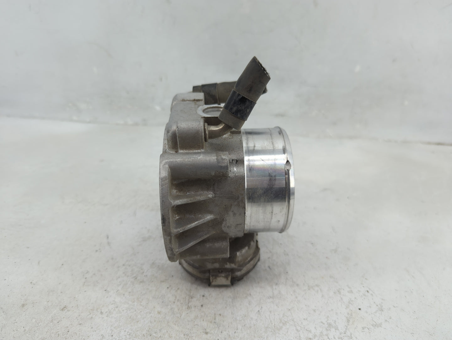 2011-2014 Hyundai Sonata Throttle Body P/N:90 4501 0001 35100-2G700 Fits Fits 2011 2012 2013 2014 2015 2016 OEM Used Auto Pa