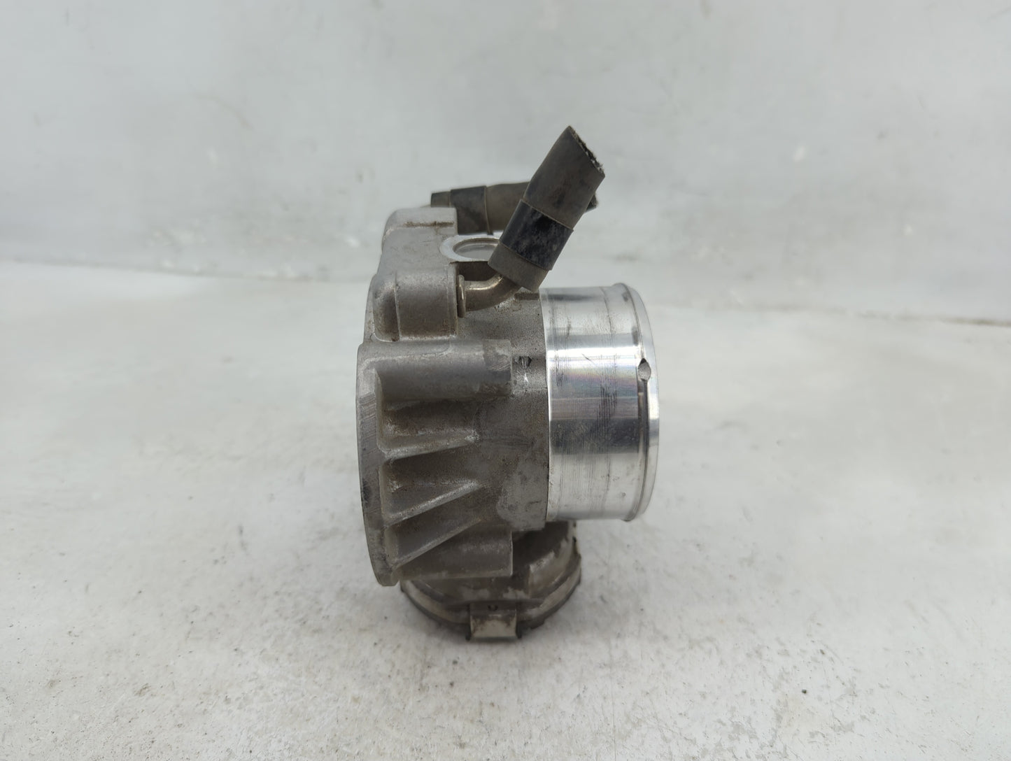 2011-2014 Hyundai Sonata Throttle Body P/N:90 4501 0001 35100-2G700 Fits Fits 2011 2012 2013 2014 2015 2016 OEM Used Auto Pa