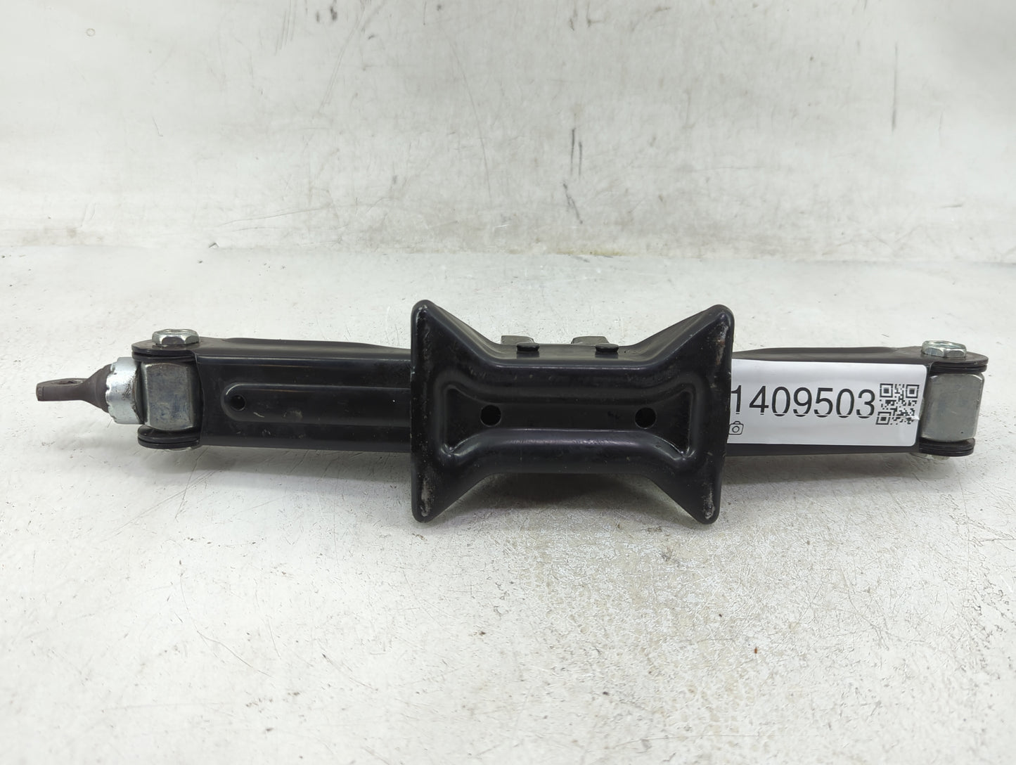 2014 Hyundai Sonata Spare Scissor Car Jack 1409503 - Oemusedautoparts1.com