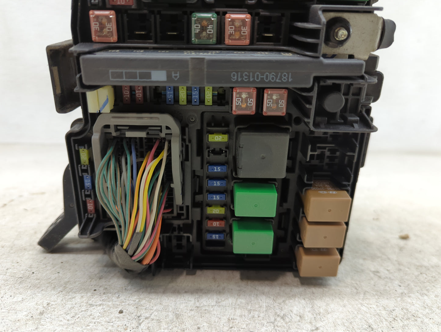 2011-2014 Hyundai Sonata Fusebox Fuse Box Panel Relay Module P/N:VS917503Q070YC Fits Fits 2011 2012 2013 2014 OEM Used Auto 