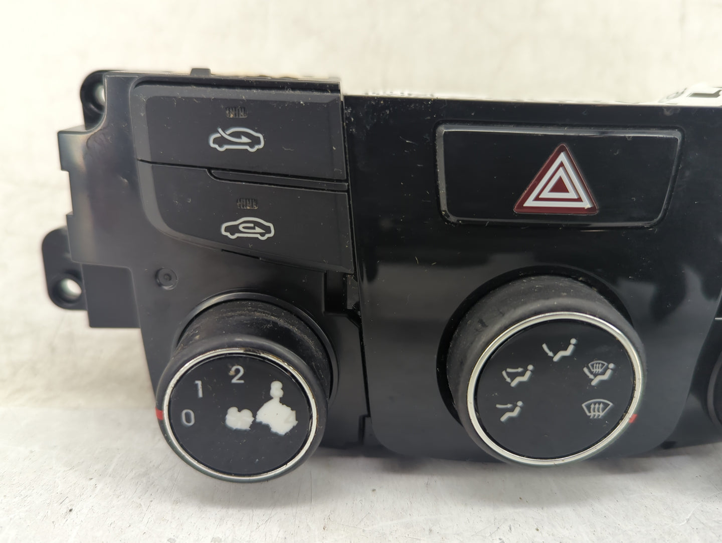 2014 Hyundai Sonata Climate Control Module Temperature AC/Heater Replacement P/N:97250-3Q030 Fits OEM Used Auto Parts - Oemu