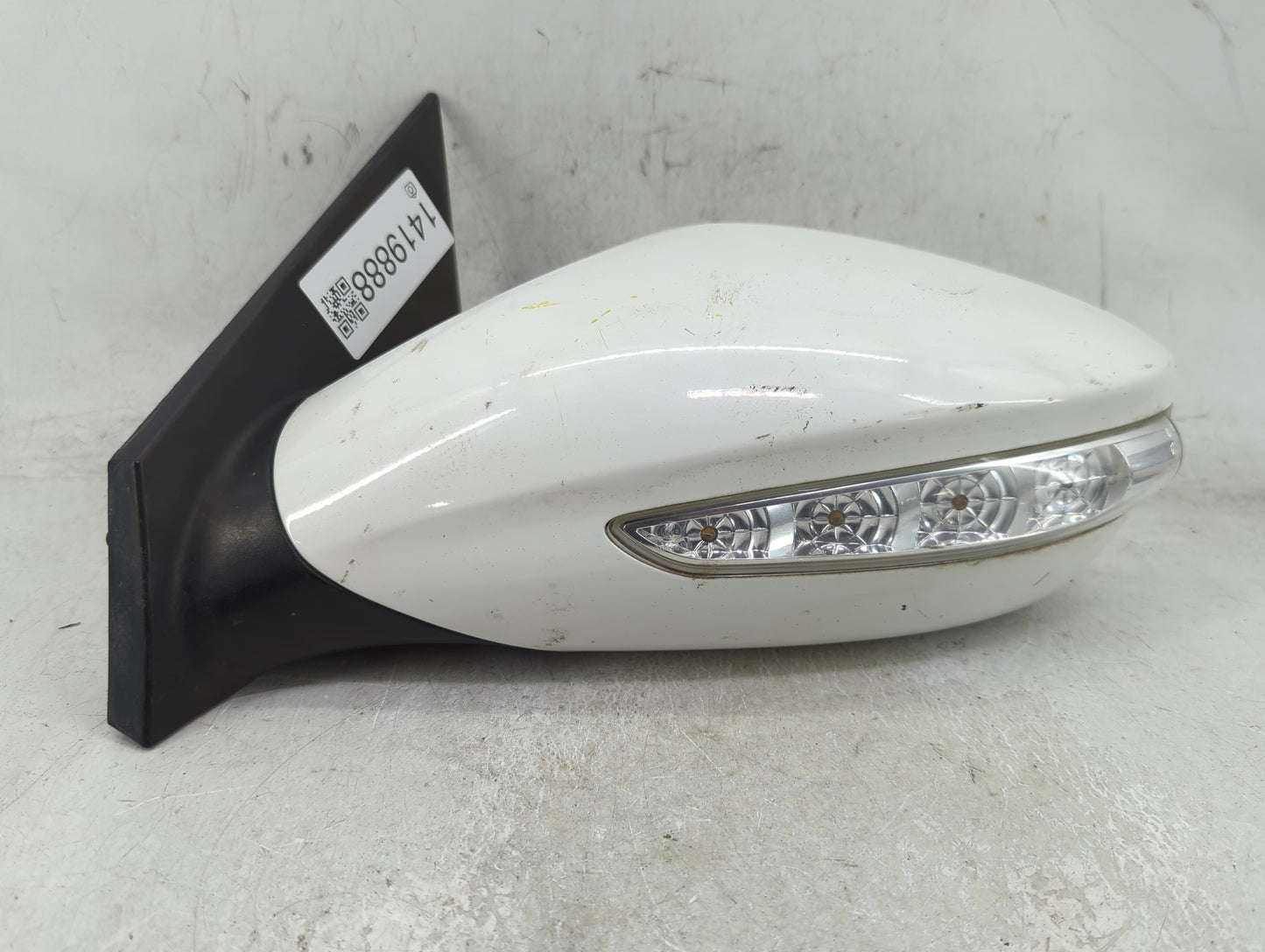 2011-2014 Hyundai Sonata Driver Side View Mirror - Left Door Mirror OEM Used - Oemusedautoparts1.com
