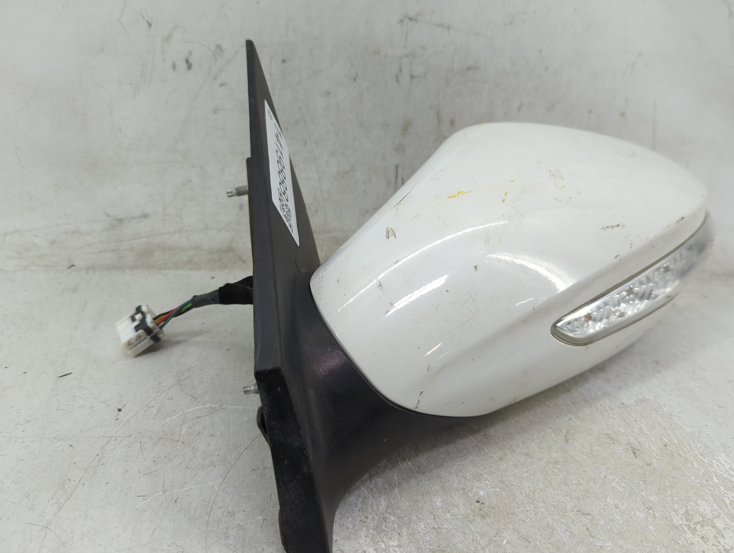 2011-2014 Hyundai Sonata Driver Side View Mirror - Left Door Mirror OEM Used - Oemusedautoparts1.com