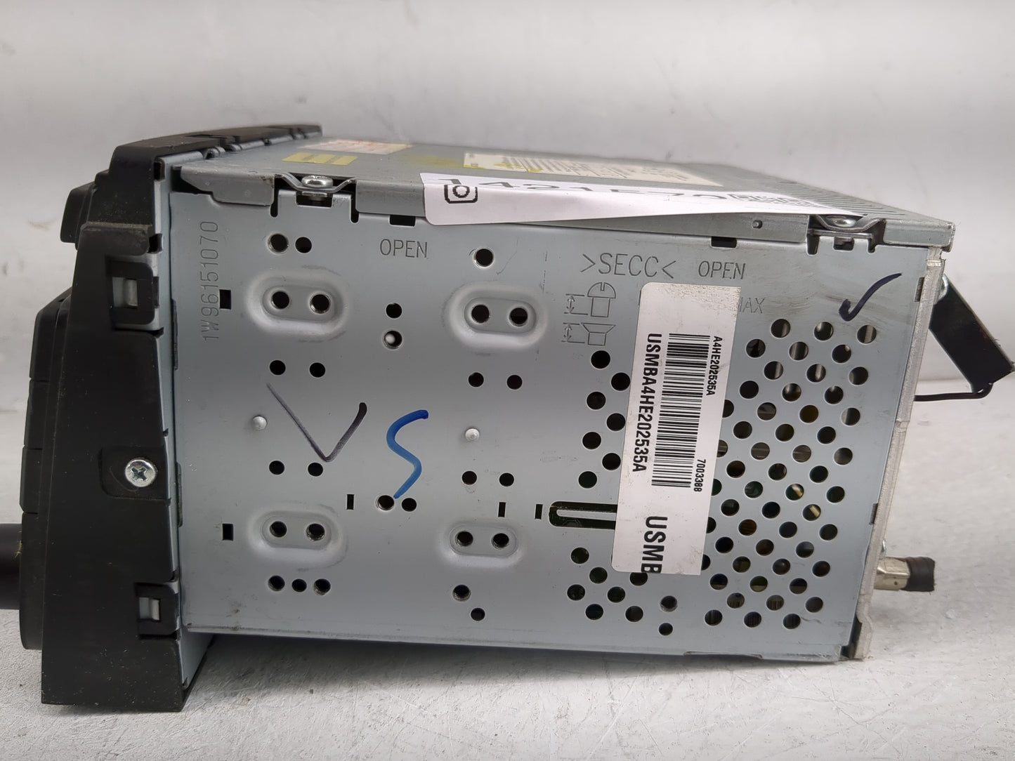 2013-2014 Hyundai Sonata Radio AM FM Cd Player Receiver Replacement P/N:961803Q8004X Fits Fits 2013 2014 OEM Used Auto Parts