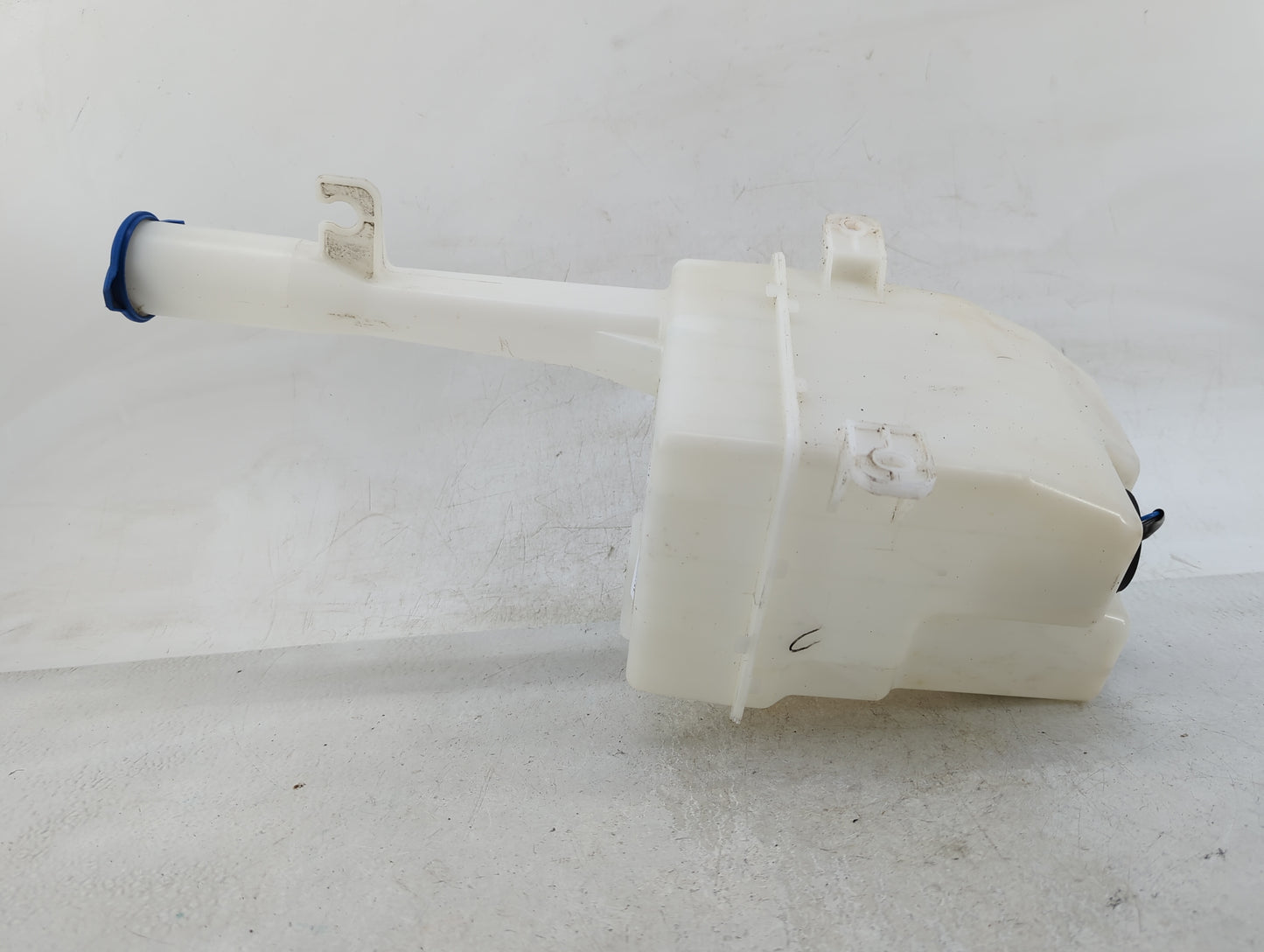 2011-2015 Hyundai Sonata Windshield Washer Fluid Reservoir Bottle Oem - Oemusedautoparts1.com
