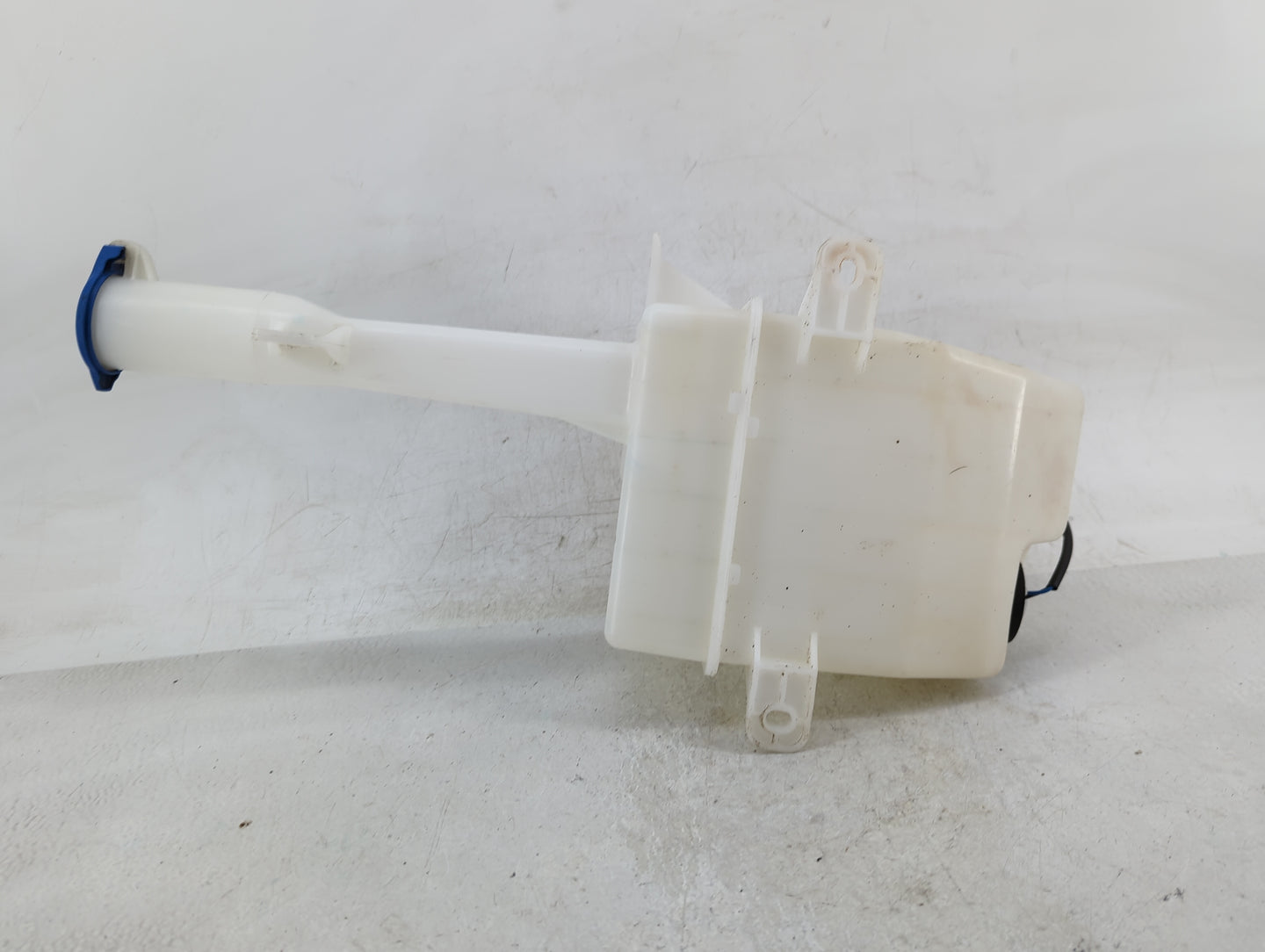 2011-2015 Hyundai Sonata Windshield Washer Fluid Reservoir Bottle Oem - Oemusedautoparts1.com