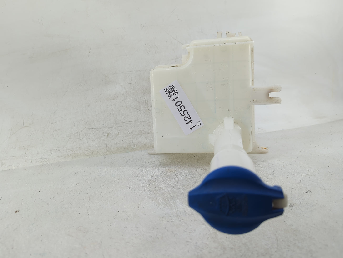 2011-2015 Hyundai Sonata Windshield Washer Fluid Reservoir Bottle Oem - Oemusedautoparts1.com