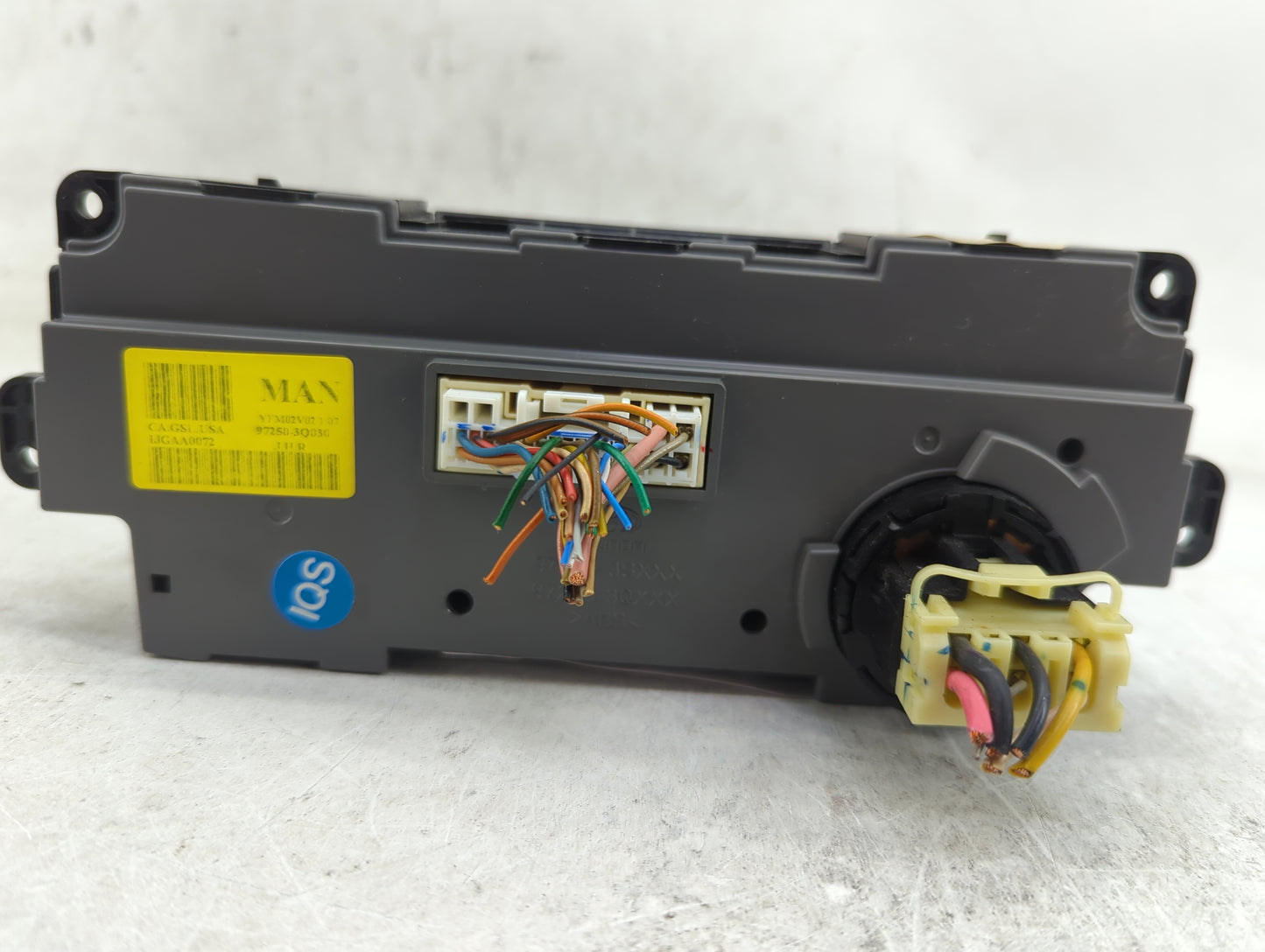 2014 Hyundai Sonata Climate Control Module Temperature AC/Heater Replacement P/N:97250-3Q030 Fits OEM Used Auto Parts - Oemu
