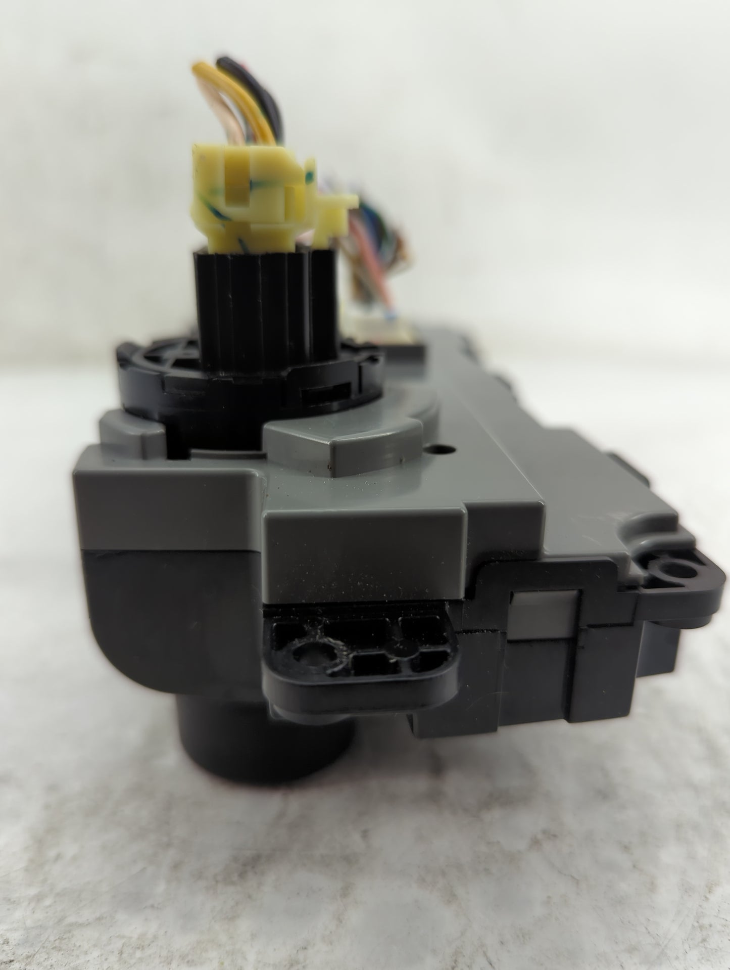 2014 Hyundai Sonata Climate Control Module Temperature AC/Heater Replacement P/N:97250-3Q030 Fits OEM Used Auto Parts - Oemu