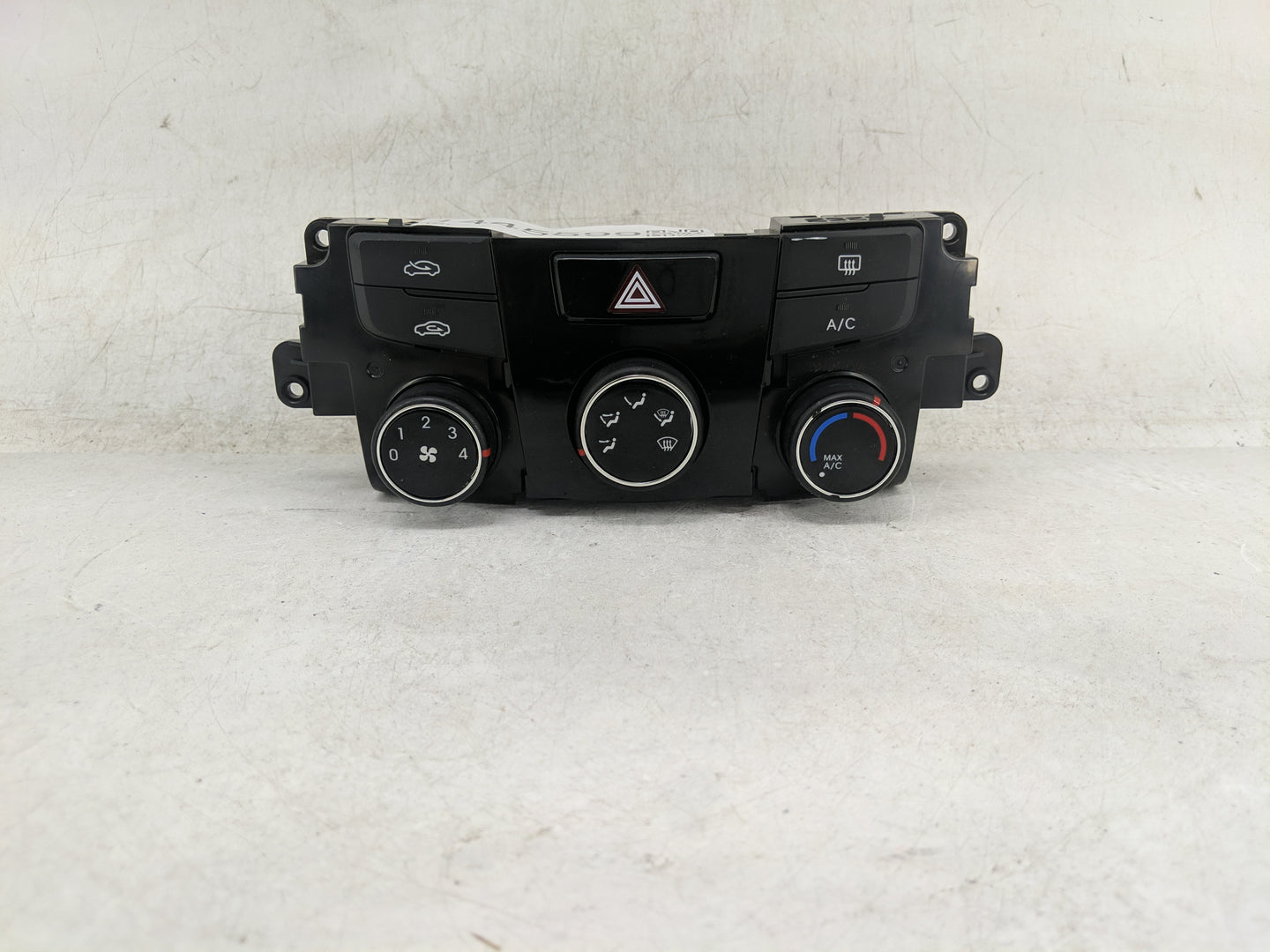 2014 Hyundai Sonata Climate Control Module Temperature AC/Heater Replacement P/N:97250-3Q030 Fits OEM Used Auto Parts - Oemu