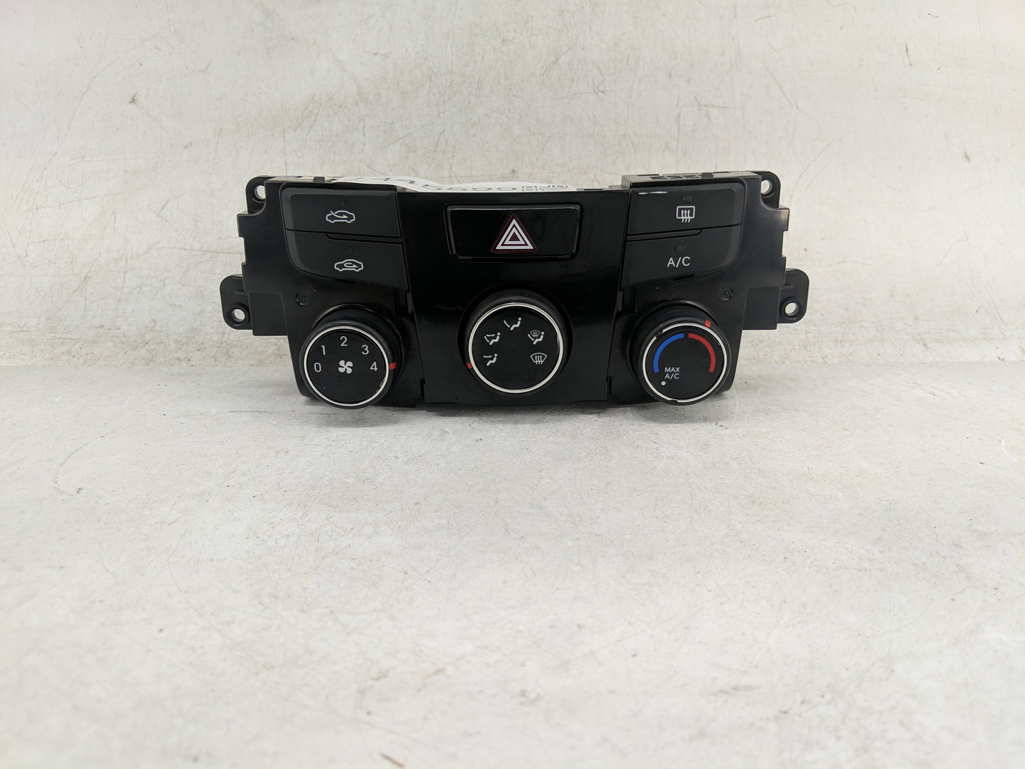 2014 Hyundai Sonata Climate Control Module Temperature AC/Heater Replacement P/N:97250-3Q030 Fits OEM Used Auto Parts - Oemu