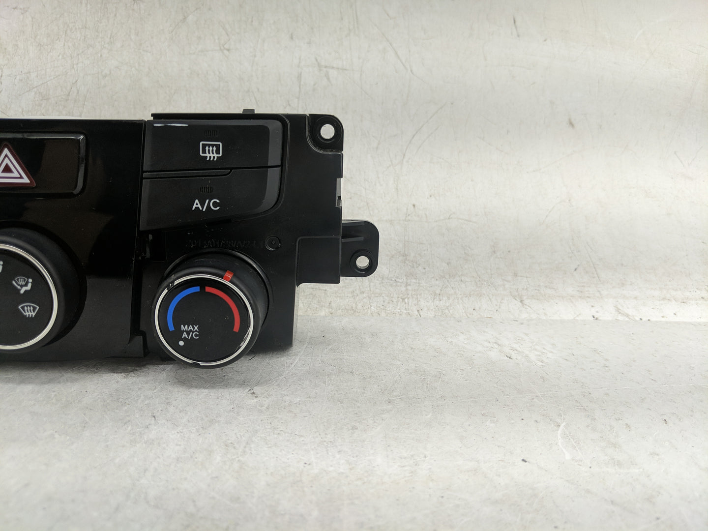 2014 Hyundai Sonata Climate Control Module Temperature AC/Heater Replacement P/N:97250-3Q030 Fits OEM Used Auto Parts - Oemu
