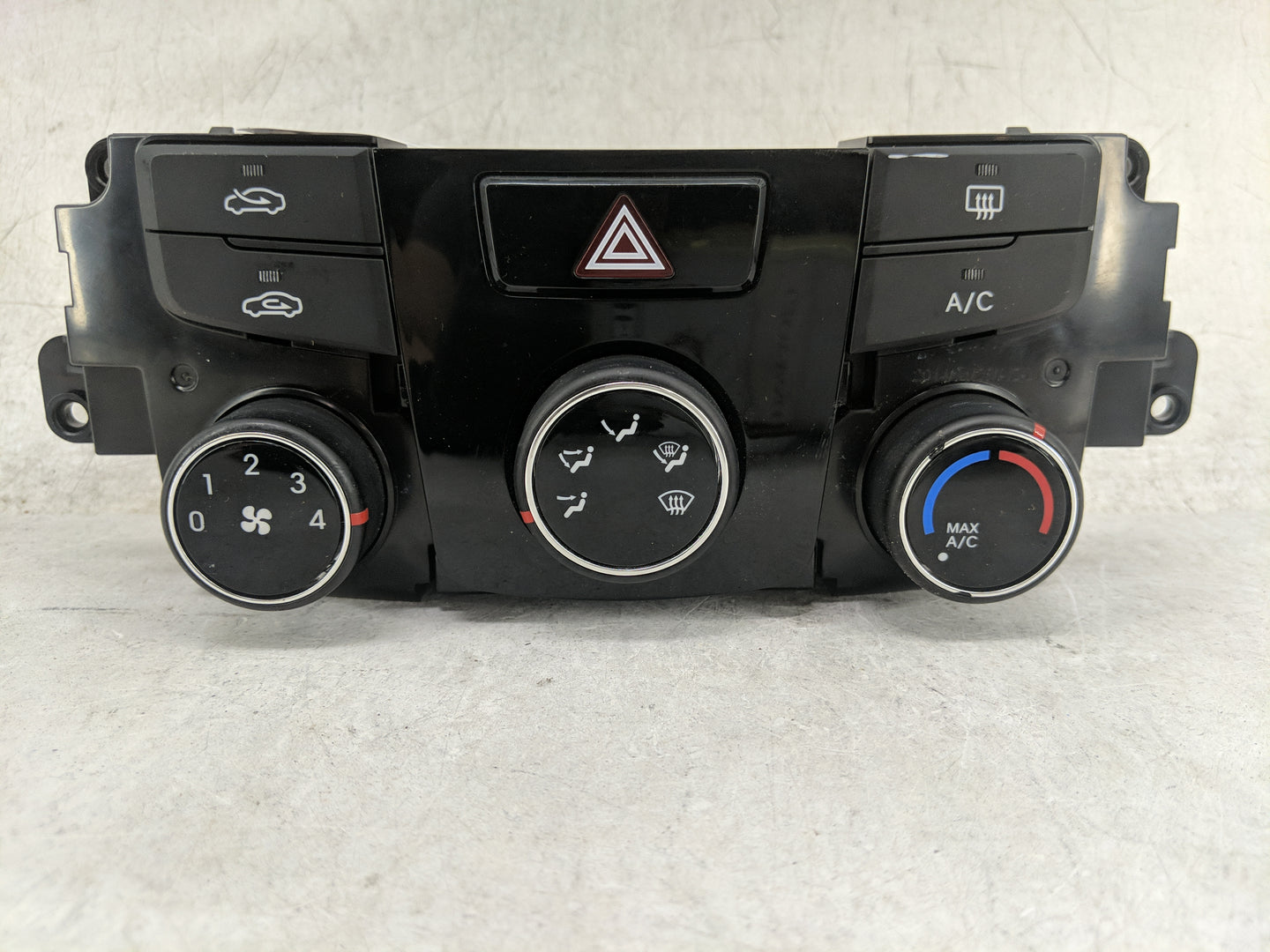 2014 Hyundai Sonata Climate Control Module Temperature AC/Heater Replacement P/N:97250-3Q030 Fits OEM Used Auto Parts - Oemu
