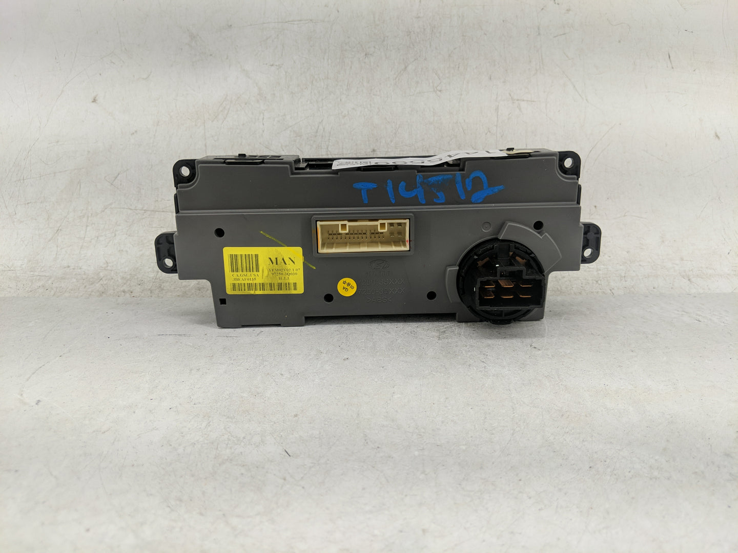 2014 Hyundai Sonata Climate Control Module Temperature AC/Heater Replacement P/N:97250-3Q030 Fits OEM Used Auto Parts - Oemu