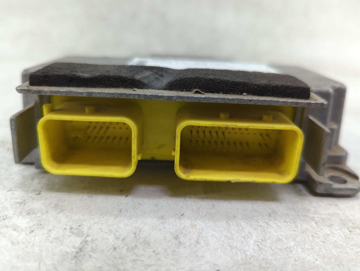 2014 Hyundai Sonata Safety Restraint Srs Airbag Control Module - Oemusedautoparts1.com