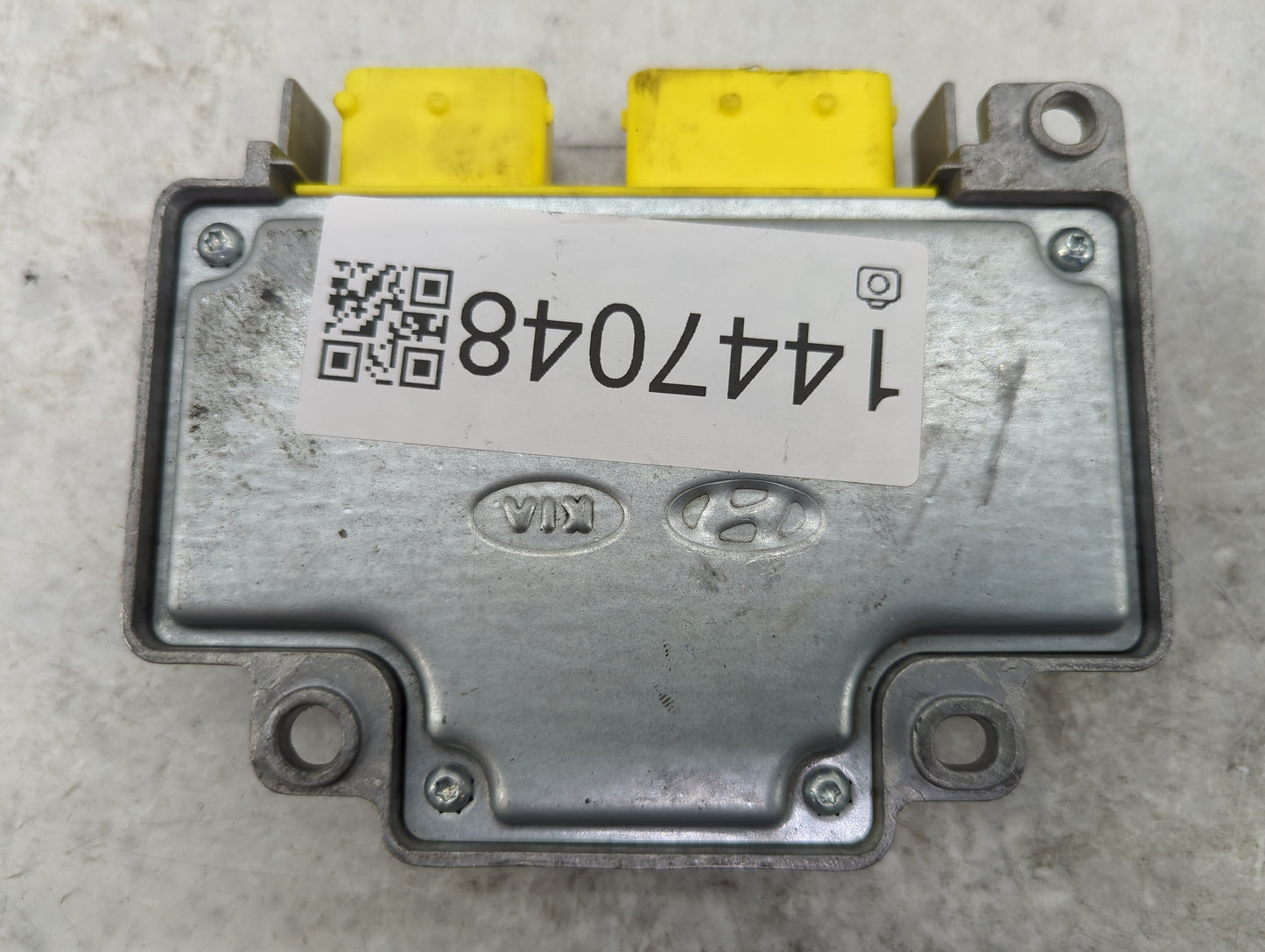 2014 Hyundai Sonata Safety Restraint Srs Airbag Control Module - Oemusedautoparts1.com