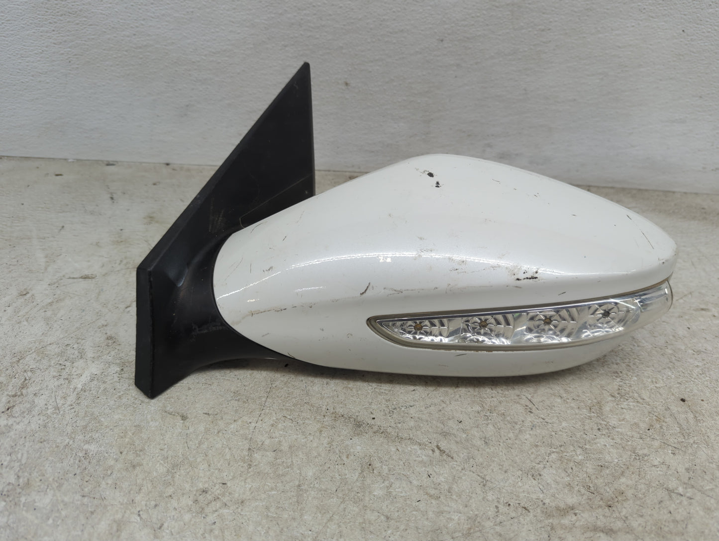 2011-2014 Hyundai Sonata Driver Side View Mirror - Left Door Mirror OEM Used - Oemusedautoparts1.com