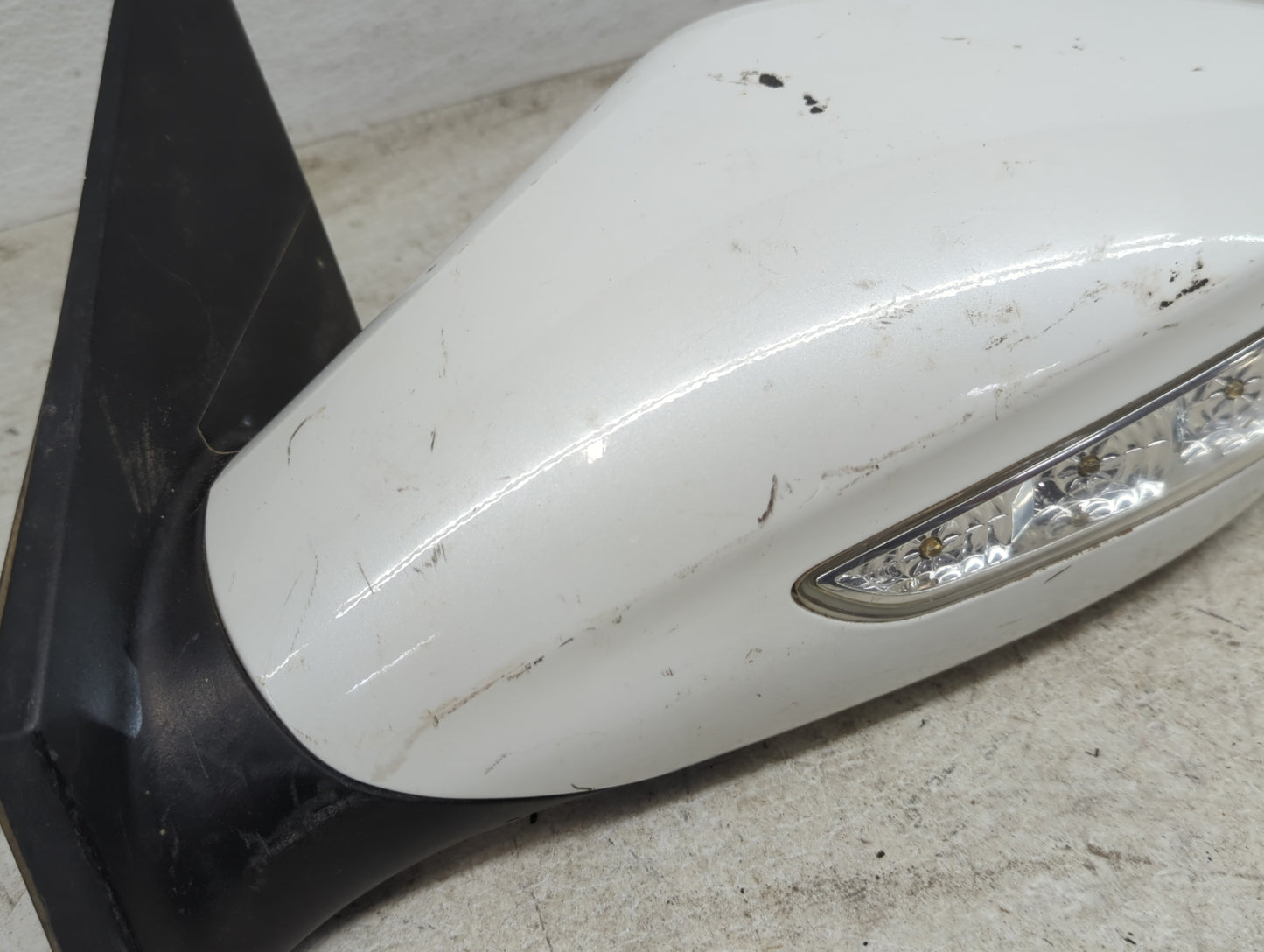 2011-2014 Hyundai Sonata Driver Side View Mirror - Left Door Mirror OEM Used - Oemusedautoparts1.com