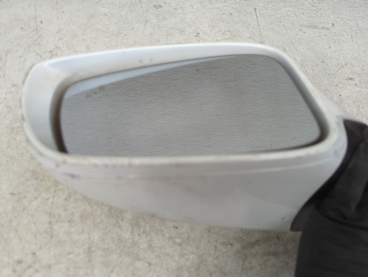 2011-2014 Hyundai Sonata Driver Side View Mirror - Left Door Mirror OEM Used - Oemusedautoparts1.com