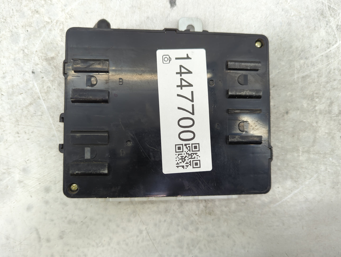 2011-2014 Hyundai Sonata Body Control Module Bcm Inner Cabin Fuse Box - Oemusedautoparts1.com