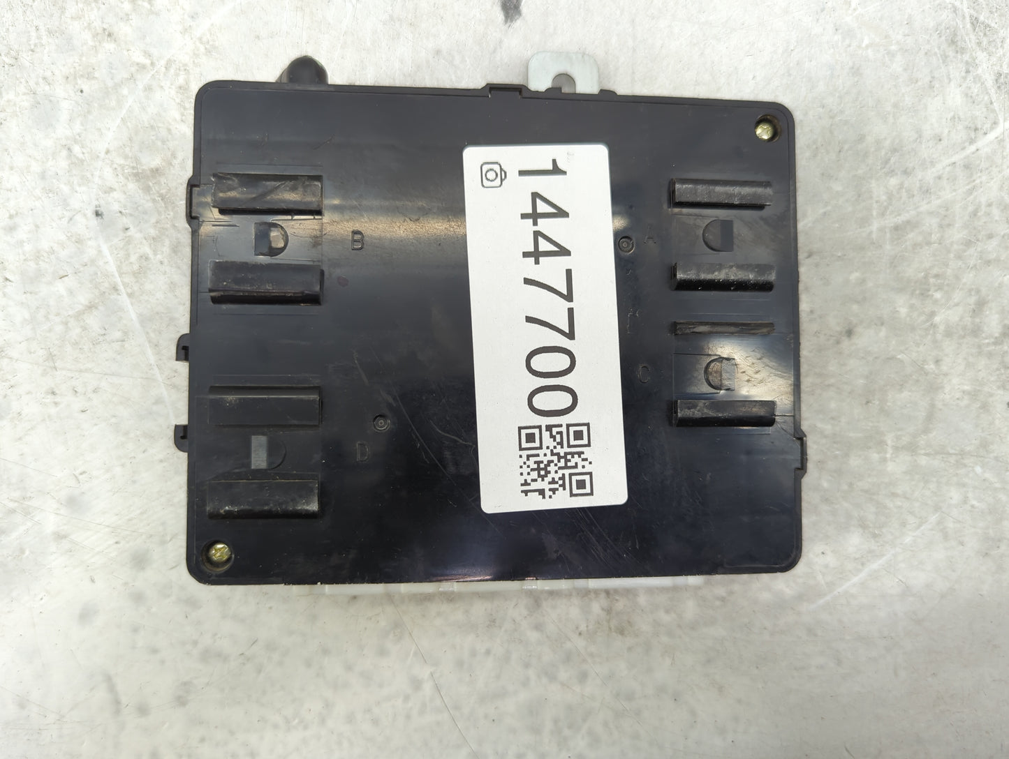 2011-2014 Hyundai Sonata Body Control Module Bcm Inner Cabin Fuse Box - Oemusedautoparts1.com