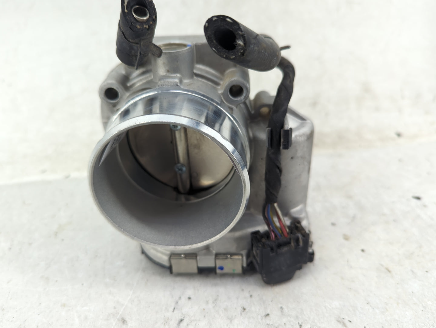 2011-2014 Hyundai Sonata Throttle Body Fits Fits 2011 2012 2013 2014 2015 2016 OEM Used Auto Parts - Oemusedautoparts1.com