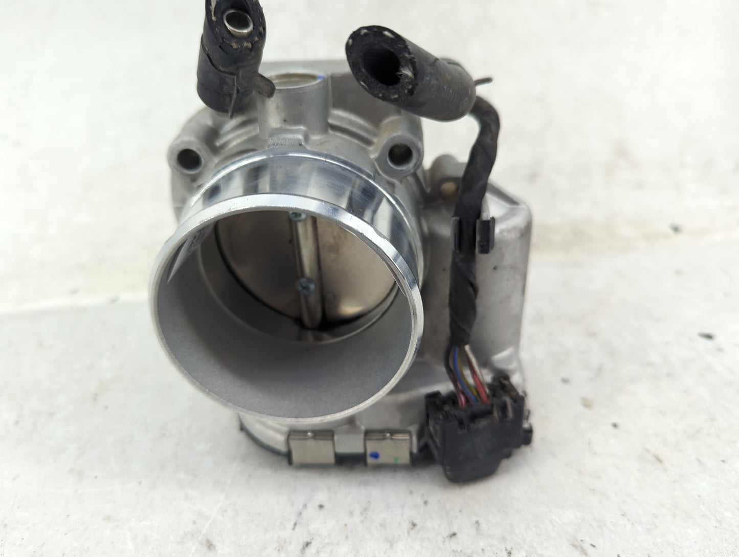 2011-2014 Hyundai Sonata Throttle Body Fits Fits 2011 2012 2013 2014 2015 2016 OEM Used Auto Parts - Oemusedautoparts1.com