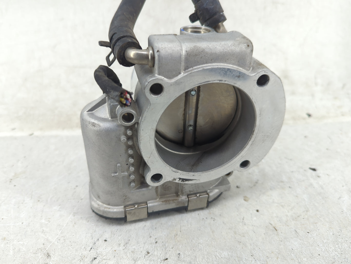 2011-2014 Hyundai Sonata Throttle Body Fits Fits 2011 2012 2013 2014 2015 2016 OEM Used Auto Parts - Oemusedautoparts1.com