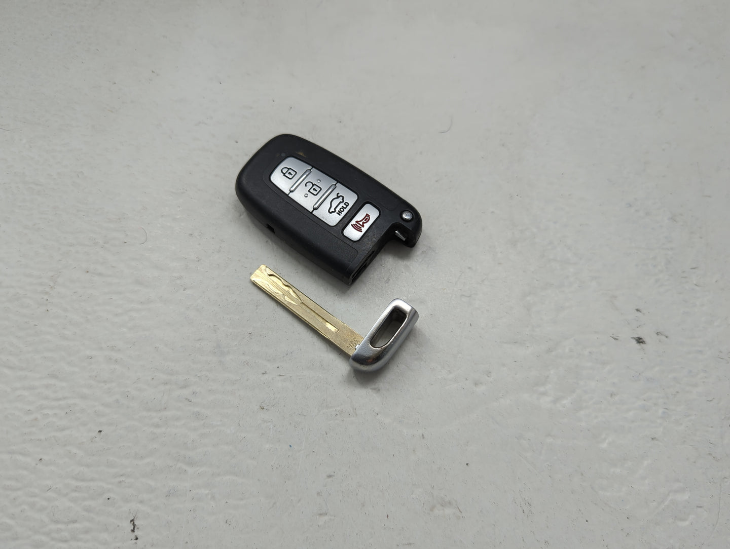Hyundai Sonata Keyless Entry Remote Fob SY5HMFNA04 4 buttons - Oemusedautoparts1.com