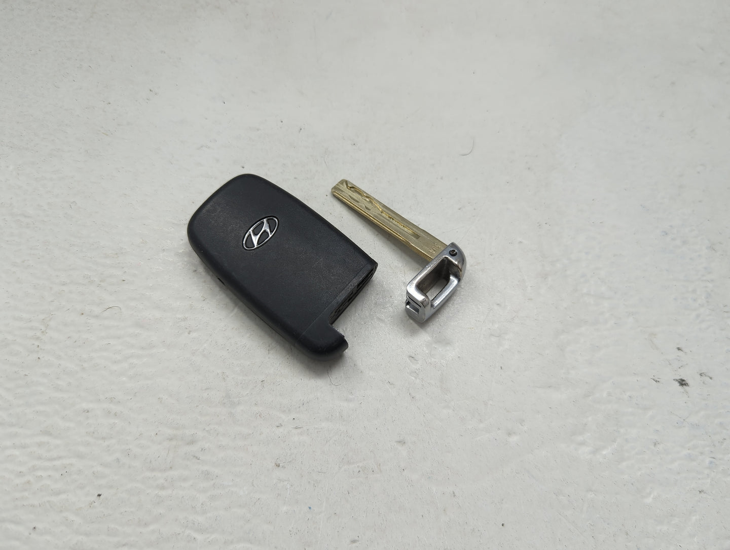 Hyundai Sonata Keyless Entry Remote Fob SY5HMFNA04 4 buttons - Oemusedautoparts1.com
