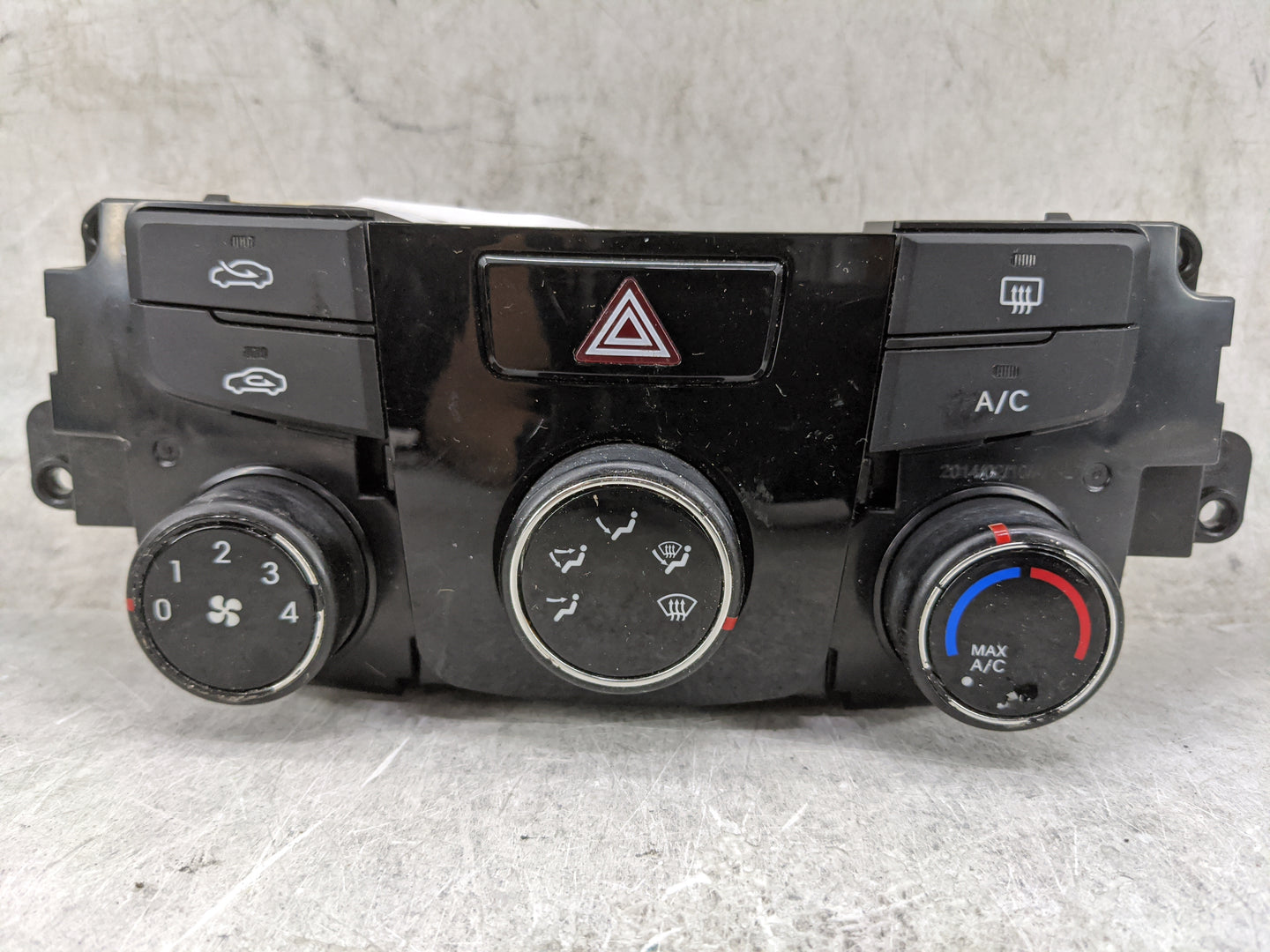 2014 Hyundai Sonata Climate Control Module Temperature AC/Heater Replacement P/N:97250-3Q030 YFM02V02.1 07 Fits OEM Used Aut