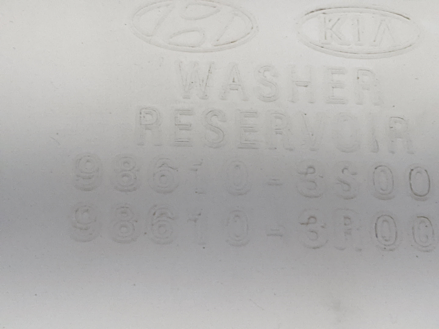 2011-2015 Hyundai Sonata Windshield Washer Fluid Reservoir Bottle Oem 1476956 - Oemusedautoparts1.com