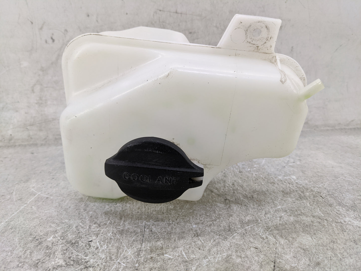 2011-2015 Hyundai Sonata Radiator Coolant Overflow Expansion Tank Bottle 1477076 - Oemusedautoparts1.com