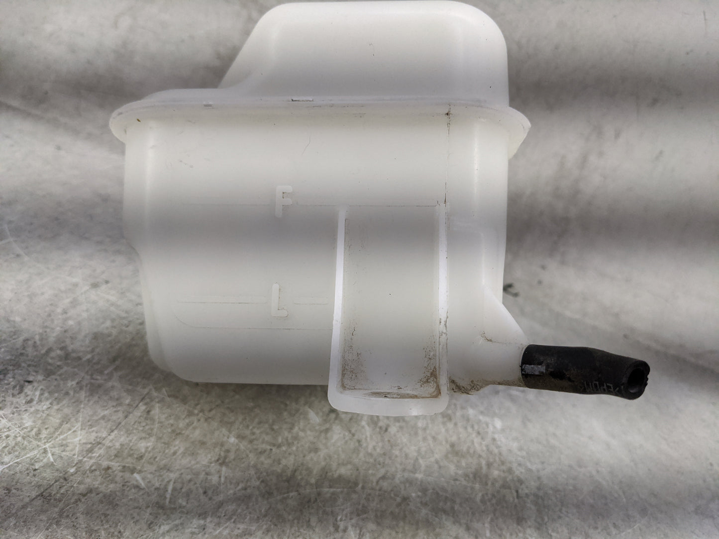 2011-2015 Hyundai Sonata Radiator Coolant Overflow Expansion Tank Bottle 1477076 - Oemusedautoparts1.com