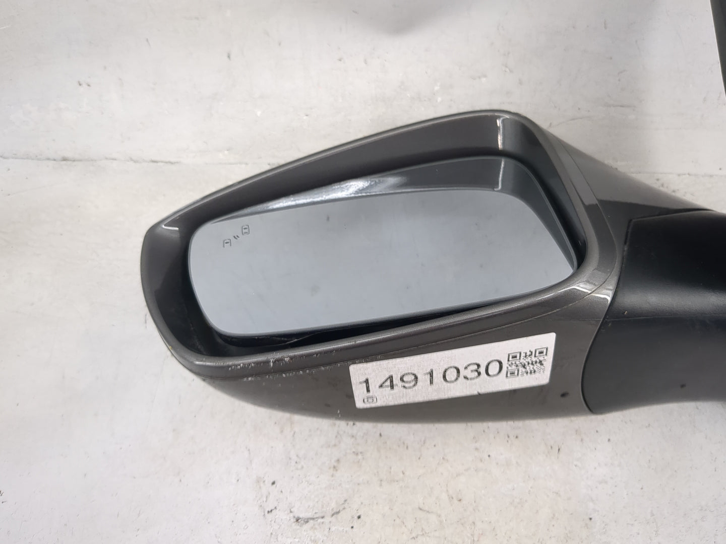 2014 Hyundai Sonata Driver Side View Mirror - Left Door Mirror OEM Used - Oemusedautoparts1.com