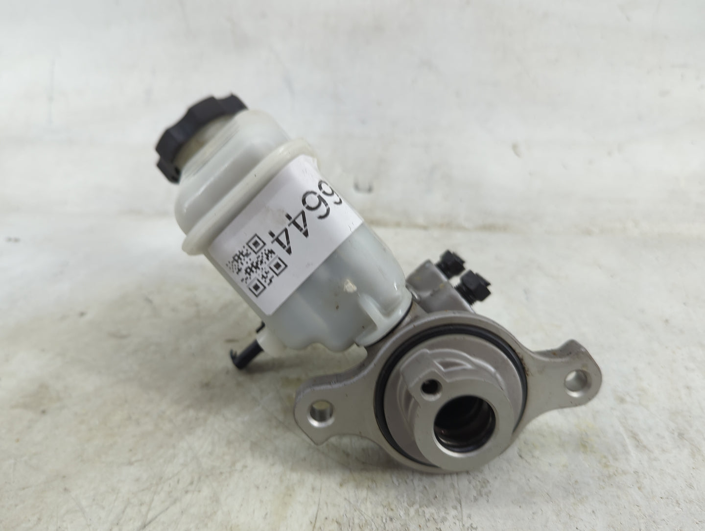 2011-2014 Hyundai Sonata Brake Master Cylinder 1496644 - Oemusedautoparts1.com